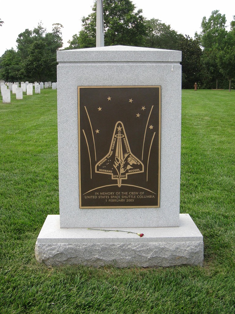 Wash DC 2009 2615.jpg - Space shuttle Columbia memorial.